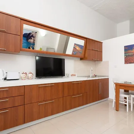 Ibiscus And Lily Appartement Rhodes City