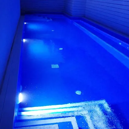 Ibiscus And Lily Apartamento *